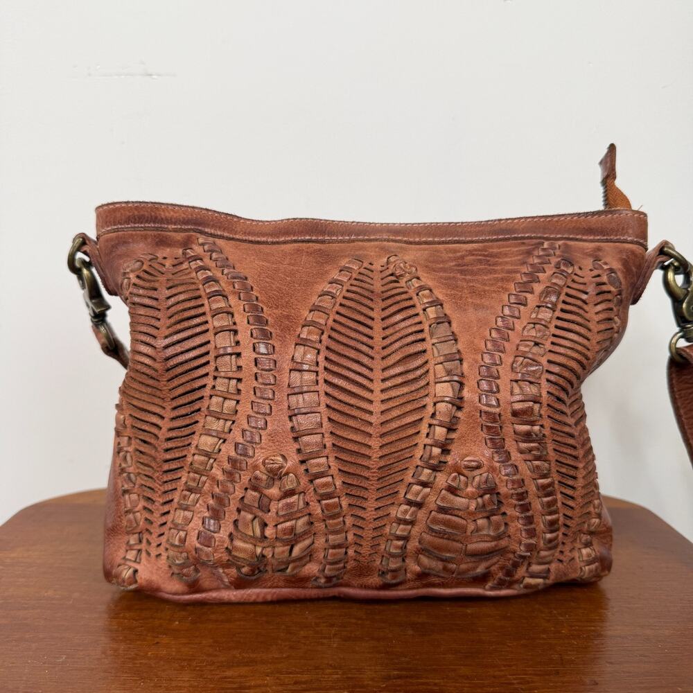 Amsterdam Heritage Brown Woven Cutout Leather Crossbody Bag Bronze Distressed L